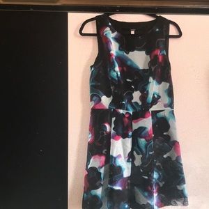 🐣Beautiful and Cute Kensie Dress -  Size Medium🐥